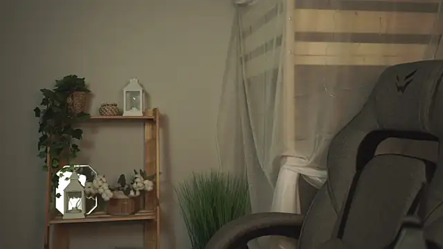 OliviaMcClean online show from 11.19.25