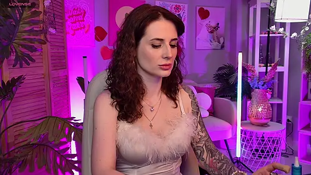 OliviaMcClean online show from 06.17.26