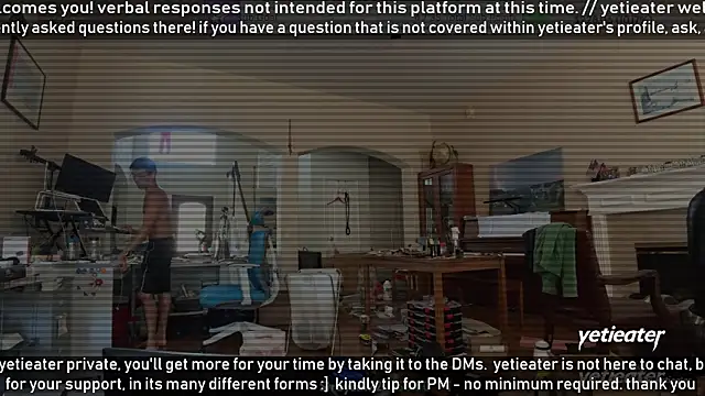 Snapshot of yetieater chatting on 05.14.26 yetieater online show from 05.14.26