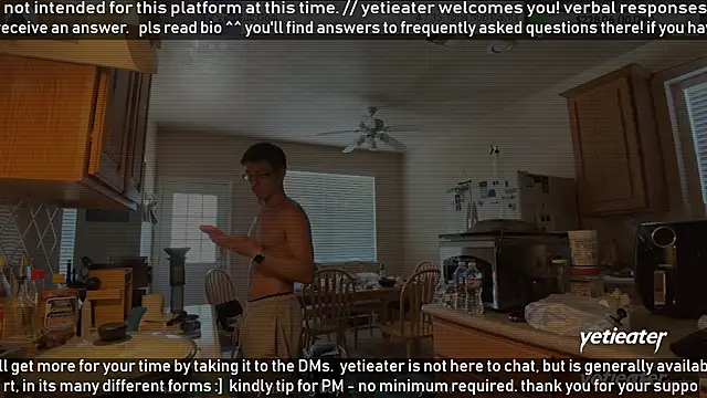Snapshot of yetieater chatting on 06.12.26 yetieater online show from 06.12.26