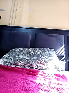 JuicyMilkyTizzy online show from 03.19.26