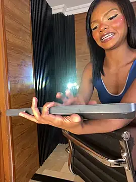 PinkyMoon online show from 03.13.26