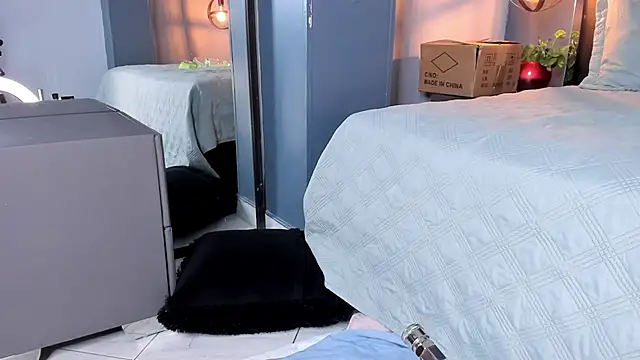 Melissa 23  online show from 11.30.25