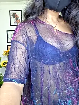 Snapshot of Noor-Bold chatting on 12.20.25 Noor-Bold online show from 12.20.25