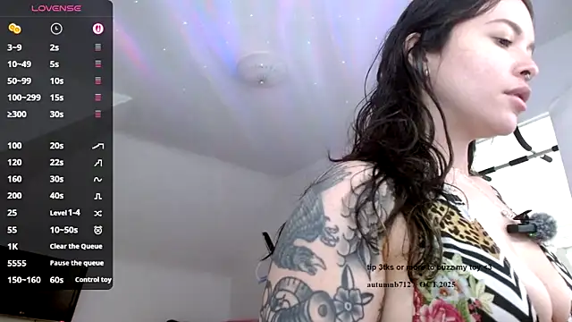 Snapshot of autumnb712 chatting on 10.03.25 autumnb712 online show from 10.03.25