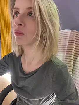 Snapshot of amorearte_m chatting on 03.01.25 amorearte m online show from 03.01.25