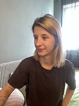 Snapshot of amorearte_m chatting on 03.22.25 amorearte m online show from 03.22.25