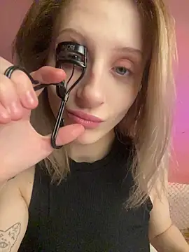 Snapshot of amorearte_m chatting on 12.05.25 amorearte m online show from 12.05.25