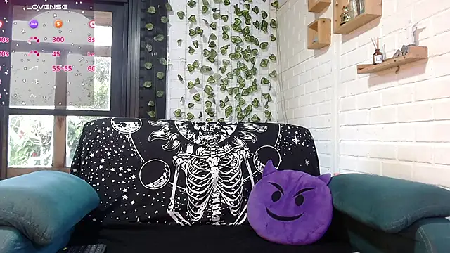 LiraSonnett online show from 11.01.25