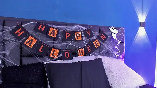 Snapshot of DANESKA_HILLER chatting on 10.27.25 DANESKA HILLER online show from 10.27.25