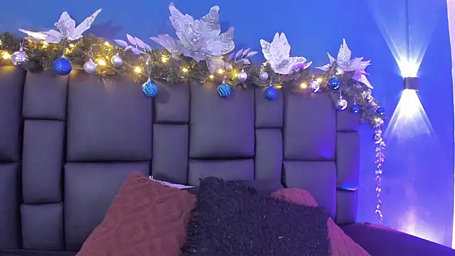 Snapshot of DANESKA_HILLER chatting on 11.28.25 DANESKA HILLER online show from 11.28.25