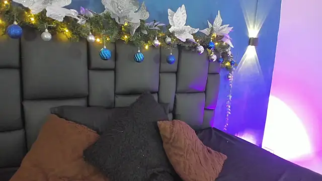 Snapshot of DANESKA_HILLER chatting on 12.15.25 DANESKA HILLER online show from 12.15.25