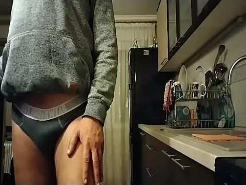 Snapshot of Snajperbaba chatting on 10.25.25 Snajperbaba online show from 10.25.25