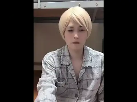 Snapshot of mgnhiroyuki chatting on 10.26.25 mgnhiroyuki online show from 10.26.25