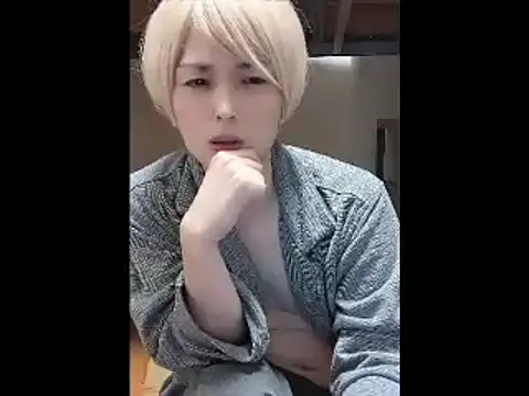 Snapshot of mgnhiroyuki chatting on 10.31.25 mgnhiroyuki online show from 10.31.25