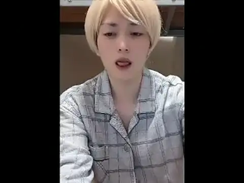 Snapshot of mgnhiroyuki chatting on 11.02.25 mgnhiroyuki online show from 11.02.25