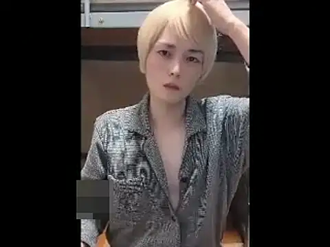 Snapshot of mgnhiroyuki chatting on 11.04.25 mgnhiroyuki online show from 11.04.25