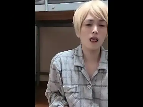 Snapshot of mgnhiroyuki chatting on 11.12.25 mgnhiroyuki online show from 11.12.25