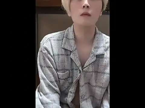 Snapshot of mgnhiroyuki chatting on 11.19.25 mgnhiroyuki online show from 11.19.25