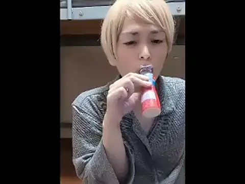 Snapshot of mgnhiroyuki chatting on 11.25.25 mgnhiroyuki online show from 11.25.25