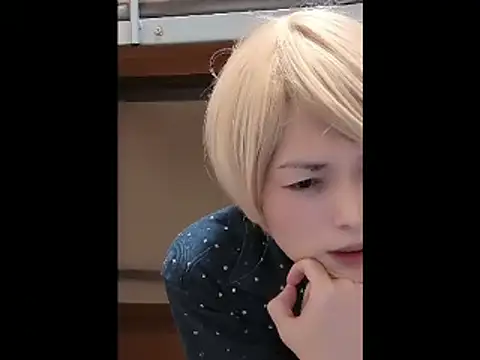 Snapshot of mgnhiroyuki chatting on 11.25.25 mgnhiroyuki online show from 11.25.25