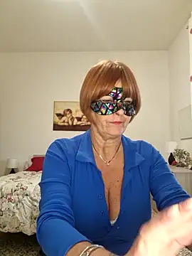 Snapshot of Gattina74 chatting on 10.11.25 Gattina74 online show from 10.11.25