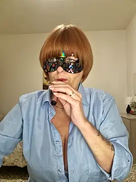 Snapshot of Gattina74 chatting on 10.14.25 Gattina74 online show from 10.14.25