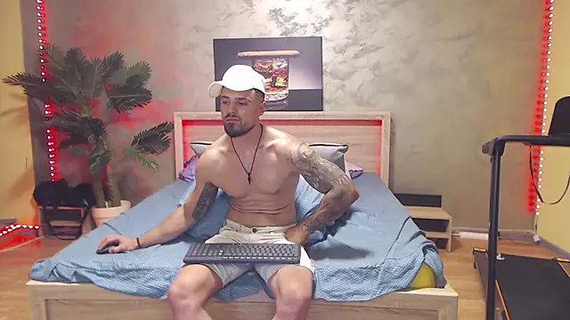 Tiberius hunk online show from 07.07.26