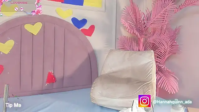 Snapshot of Hanaahquinn chatting on 06.17.26 Hanaahquinn online show from 06.17.26