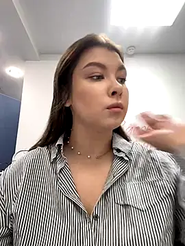 HannaJohnson online show from 12.19.25