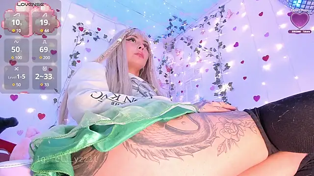 Snapshot of elizabeth_jiing chatting on 03.17.25 elizabeth jiing online show from 03.17.25