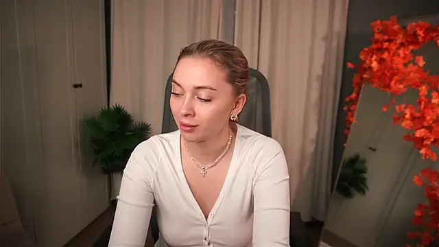 christie luv online show from 11.14.25