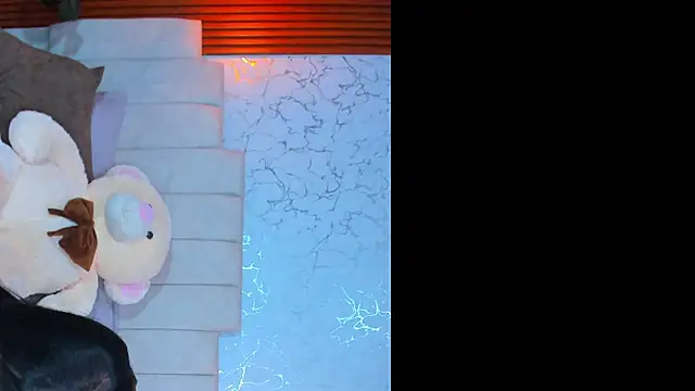 AlexiaAbbey online show from 10.17.25