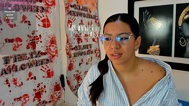 emilyy cooperr online show from 10.29.25