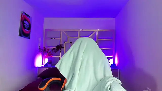 Snapshot of tamara_rouse1 chatting on 09.13.25 tamara rouse1 online show from 09.13.25