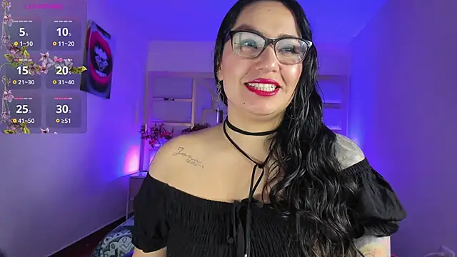 Snapshot of tamara_rouse1 chatting on 10.02.25 tamara rouse1 online show from 10.02.25