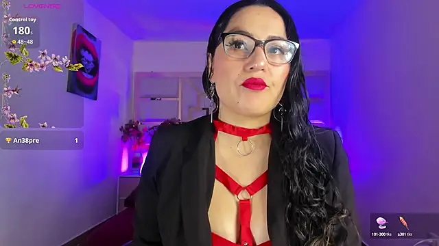 Snapshot of tamara_rouse1 chatting on 10.03.25 tamara rouse1 online show from 10.03.25