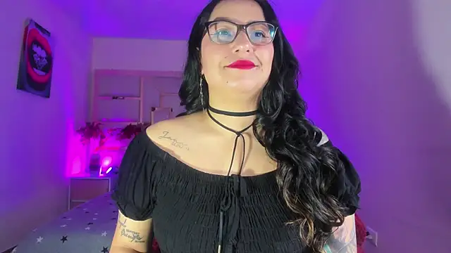 Snapshot of tamara_rouse1 chatting on 11.27.25 tamara rouse1 online show from 11.27.25