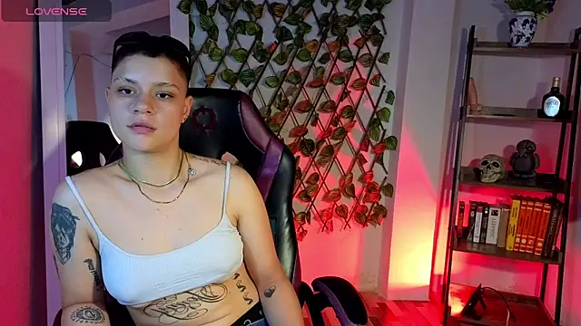 Snapshot of demimoore222 chatting on 03.12.25 demimoore222 online show from 03.12.25