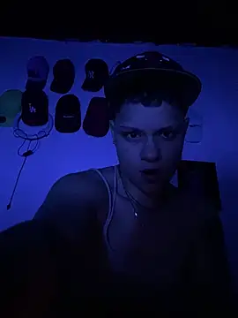 Snapshot of demimoore222 chatting on 03.19.25 demimoore222 online show from 03.19.25