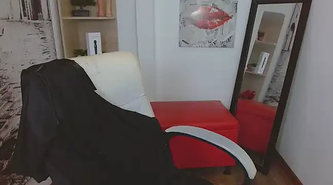 Snapshot of issa__nassar chatting on 03.12.25 issa nassar online show from 03.12.25