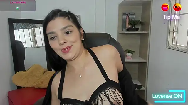 Snapshot of issa__nassar chatting on 10.10.25 issa nassar online show from 10.10.25