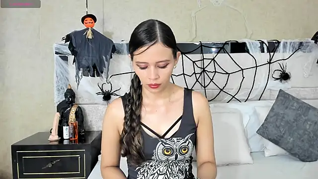 LiliJensen online show from 10.26.25