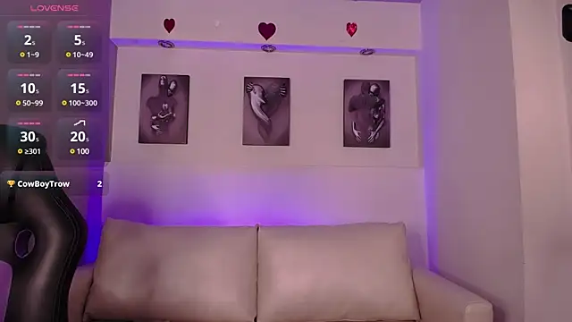 Snapshot of MiiaSuki chatting on 03.21.25 MiiaSuki online show from 03.21.25