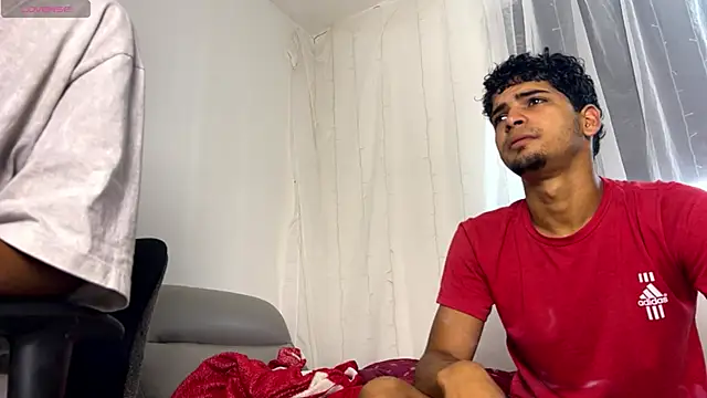 Snapshot of Miguel_bigcock chatting on 12.17.25 Miguel bigcock online show from 12.17.25