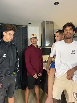 Snapshot of Miguel_bigcock chatting on 01.11.26 Miguel bigcock online show from 01.11.26