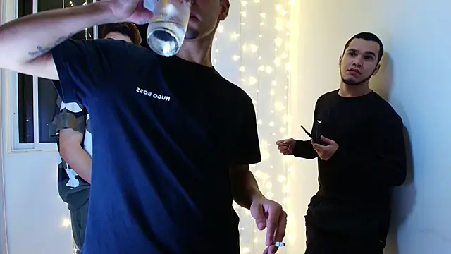 Snapshot of Miguel_bigcock chatting on 01.18.26 Miguel bigcock online show from 01.18.26