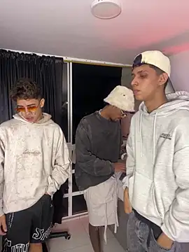 Snapshot of Miguel_bigcock chatting on 02.03.26 Miguel bigcock online show from 02.03.26