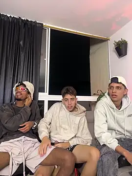 Snapshot of Miguel_bigcock chatting on 02.03.26 Miguel bigcock online show from 02.03.26