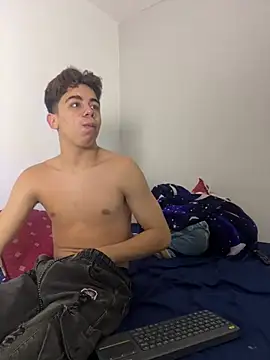 Snapshot of Miguel_bigcock chatting on 02.04.26 Miguel bigcock online show from 02.04.26